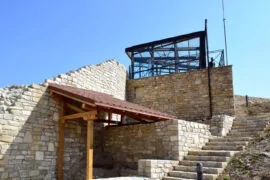 Средновековни стенописи в една от реставрираните църкви на крепостта Трапезица